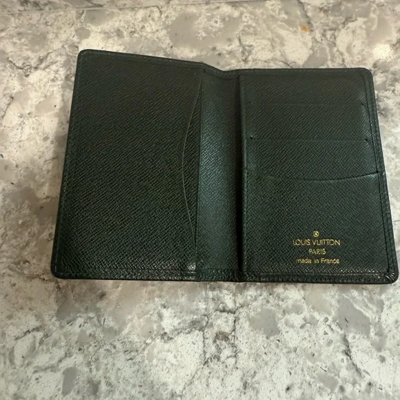 Louis Vuitton Epi Green Key Card Holder Elegant Design